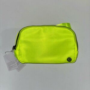 Lululemon Everywhere belt